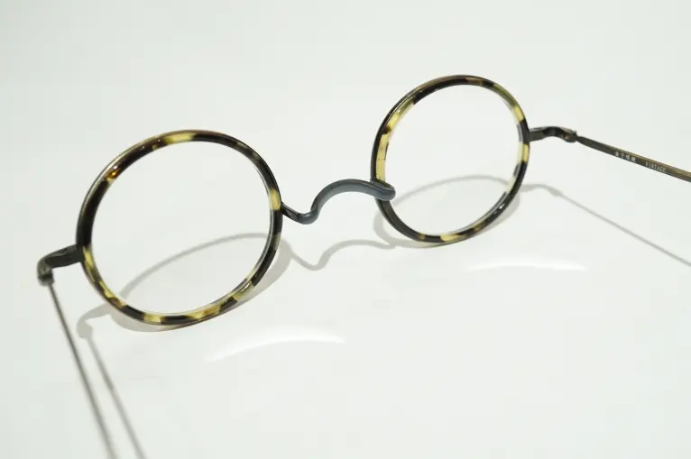【美品】金子眼鏡　カネコガンキョウ　VINTAGE　丸眼鏡 KV-32 BRL VINTAGE KV-32 YLDE｜中古・ヴィンテージ・廃盤メガネの格安販売・高価