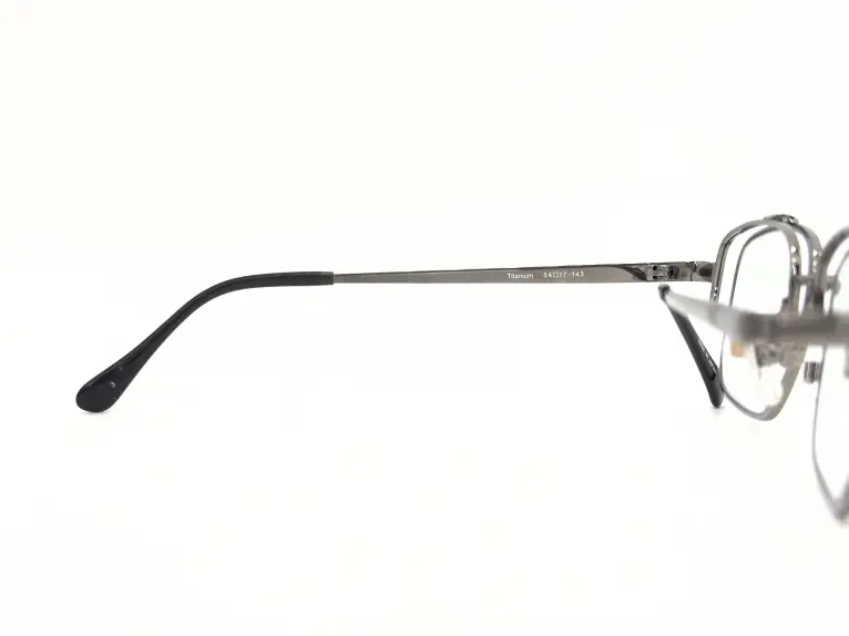ヒロココシノ HIROKO KOSHINO｜HK-3067 3｜シンプルな跳ね上げタイプ、スクエアデザイン。｜『誠眼鏡店』上質なメガネ の買取・販売・レンズ交換